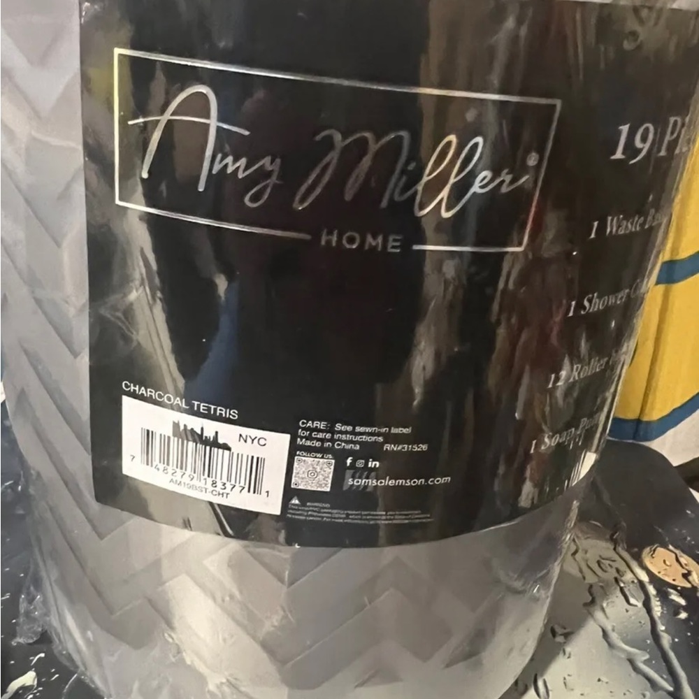 Amy Miller Home 19 Piece Bath Set.